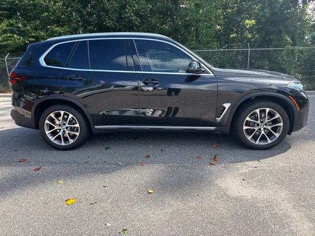 Certified 2024 BMW X5 xDrive40i w/ Premium Package AWD/4WD image 12