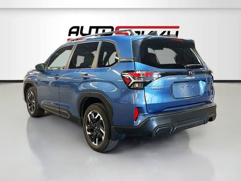 Used 2025 Subaru Forester Limited AWD/4WD image 5