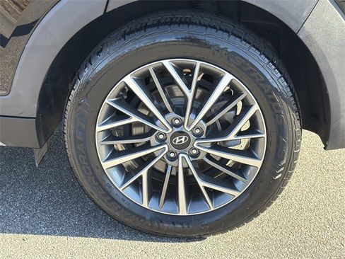 Used 2019 Hyundai Tucson SEL image 19