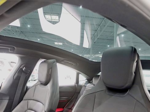 Used 2021 Porsche Taycan 4S image 32