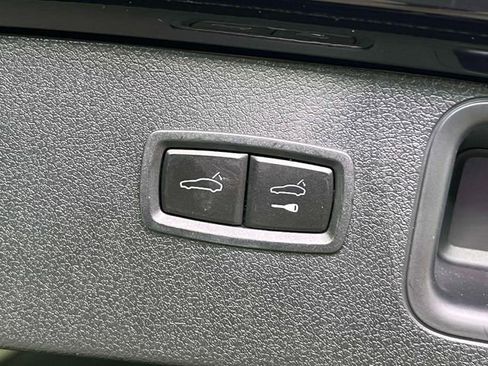 Certified 2023 Porsche Macan Turbo AWD/4WD image 21
