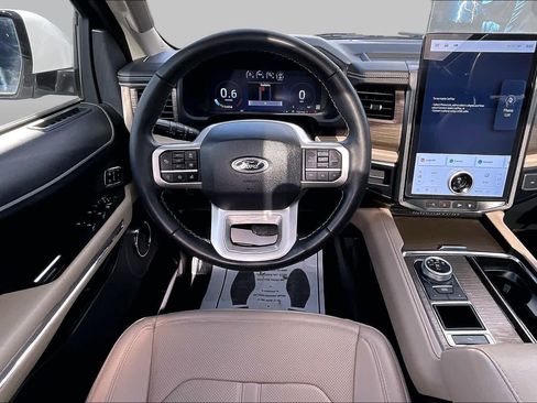 Used 2024 Ford Expedition Limited RWD image 6