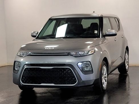 Used 2022 Kia Soul LX image 4