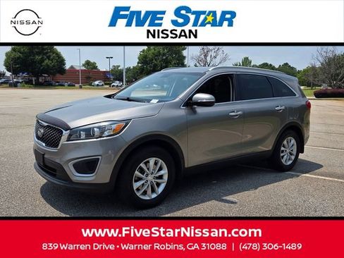 Used 2018 Kia Sorento FWD image 3