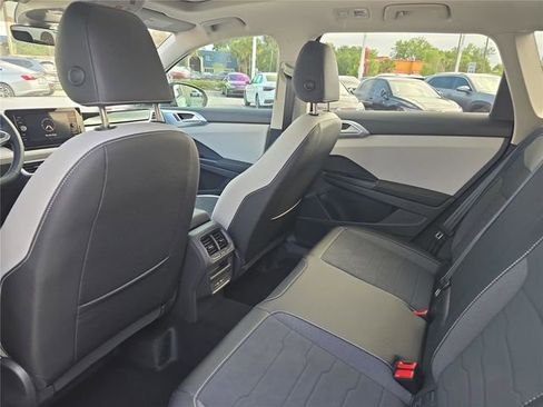 New 2026 Volkswagen Taos SE FWD image 7