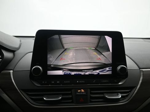 Used 2023 Nissan Altima 2.5 SV FWD image 16
