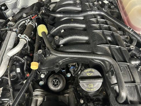 Used 2024 Jeep Wrangler Unlimited Rubicon AWD/4WD image 10