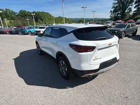 Used 2025 Chevrolet Blazer LT AWD/4WD image 6