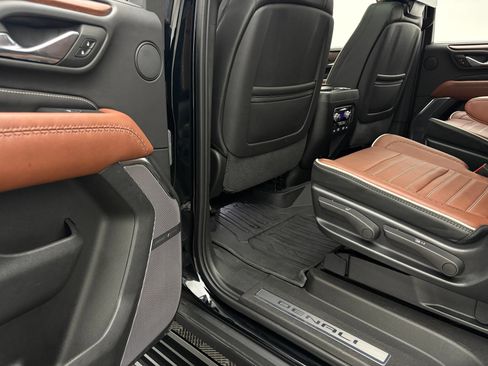 Used 2023 GMC Yukon XL Denali Ultimate w/ LPO, Floor Liner Package AWD/4WD image 56