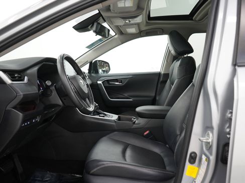 Used 2019 Toyota RAV4 Limited w/ Cold Weather Package AWD/4WD image 24