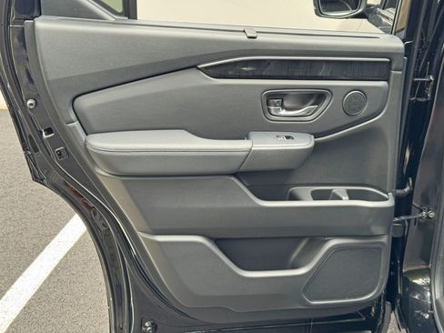 Used 2023 Honda Pilot Elite image 47