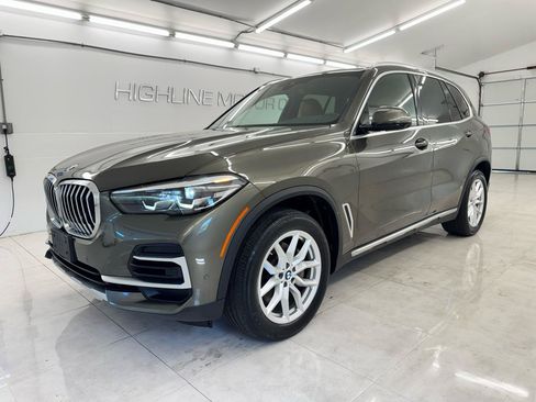 Used 2022 BMW X5 xDrive40i w/ Premium Package AWD/4WD image 1