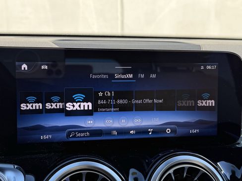 Used 2025 Mercedes-Benz GLB 250 image 10