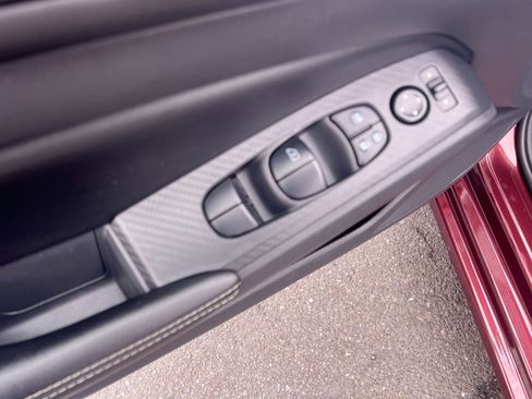 Used 2025 Nissan Altima 2.5 SV image 15