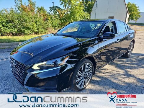 Used 2023 Nissan Altima 2.5 SL AWD/4WD image 1