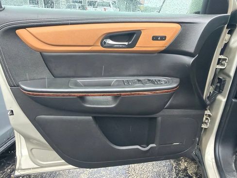 Used 2014 Chevrolet Traverse LTZ FWD image 15
