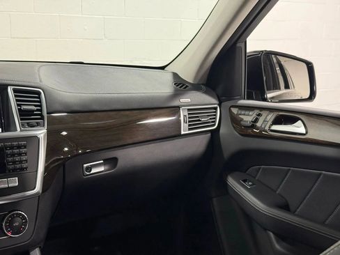 Used 2016 Mercedes-Benz GL 450 4MATIC image 36