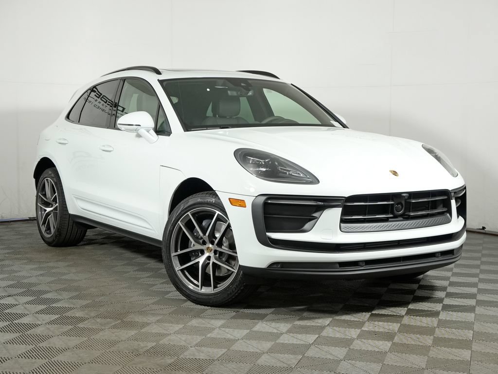 Used 2026 Porsche Macan AWD/4WD image 9