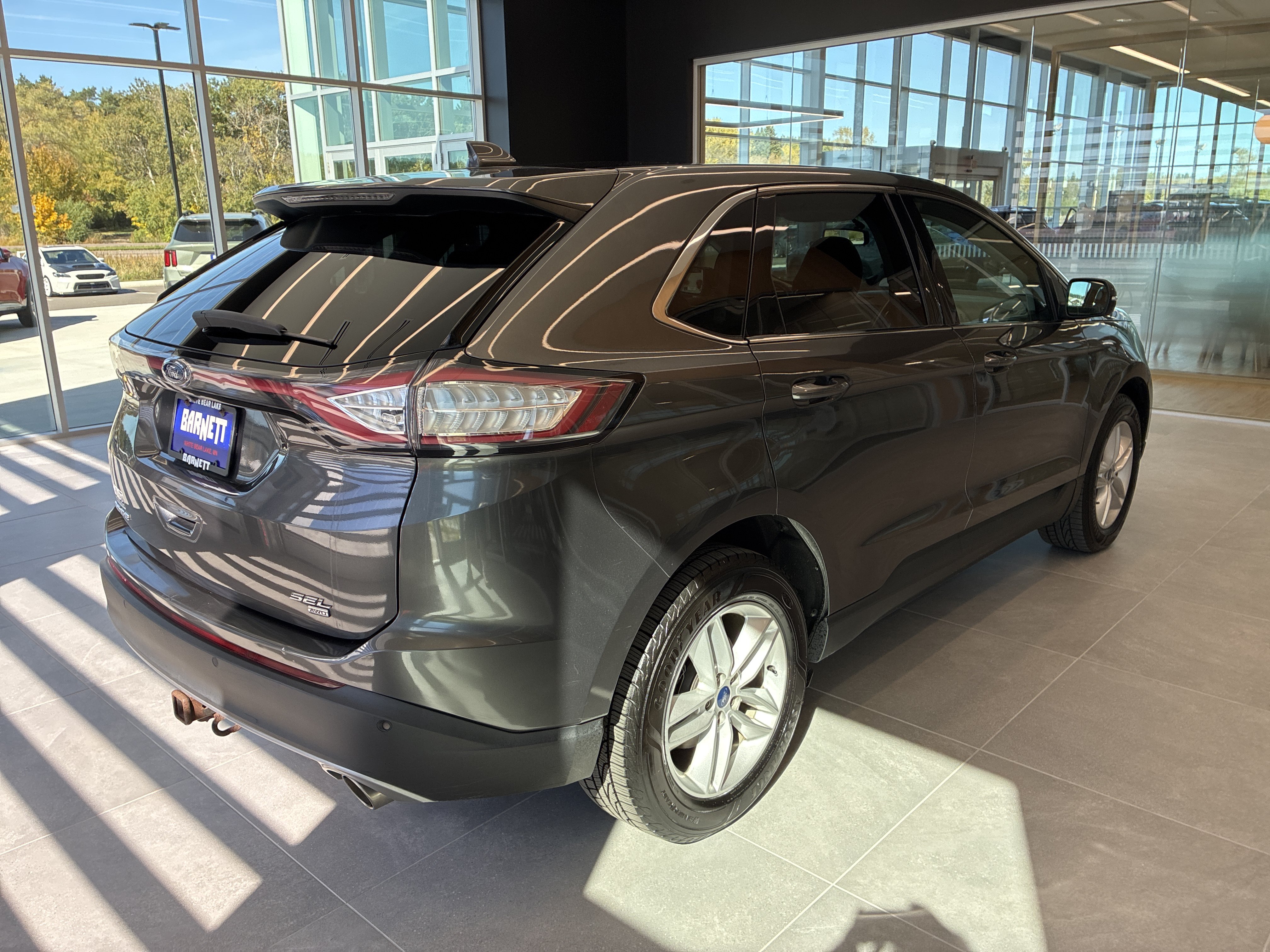 Used 2015 Ford Edge SEL w/ Equipment Group 201A AWD/4WD image 3