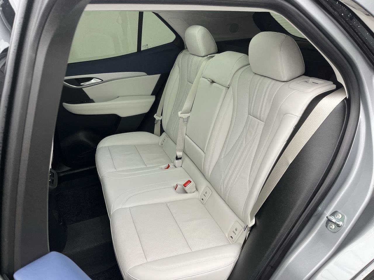 Used 2025 Buick Envision Avenir AWD/4WD image 12