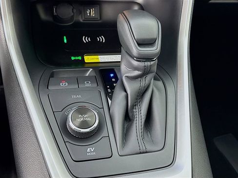 New 2025 Toyota RAV4 XLE image 19
