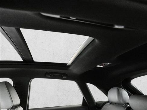 Used 2018 Audi Q3 2.0T Premium Plus w/ Premium Plus Package image 19