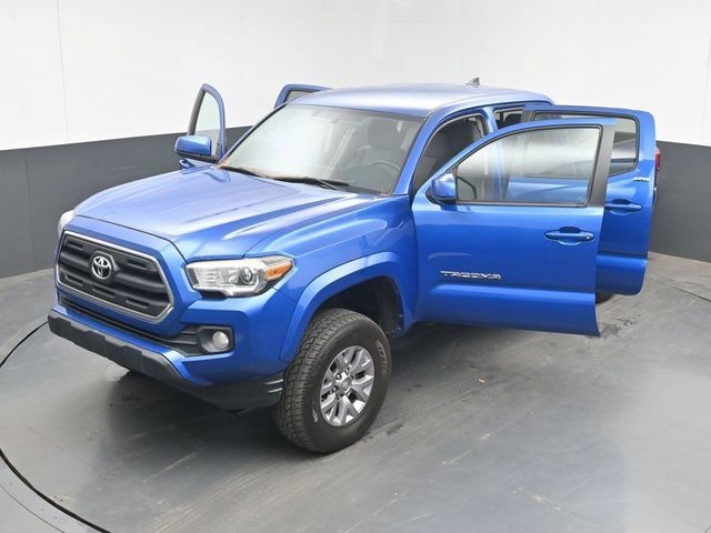 Used 2017 Toyota Tacoma SR5 w/ Tow Package AWD/4WD image 47