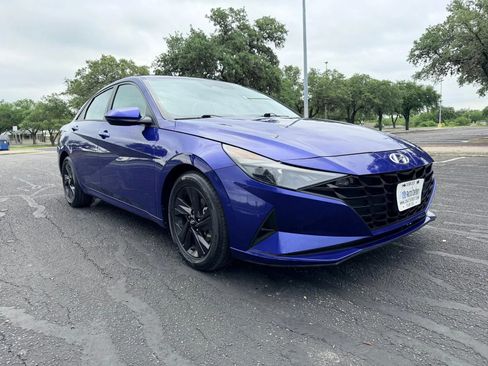 Used 2023 Hyundai Elantra SEL FWD image 9