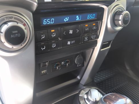 Used 2023 Toyota 4Runner Limited AWD/4WD image 39