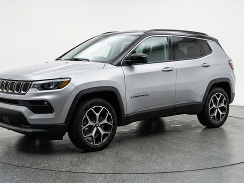 Used 2025 Jeep Compass Limited AWD/4WD image 3