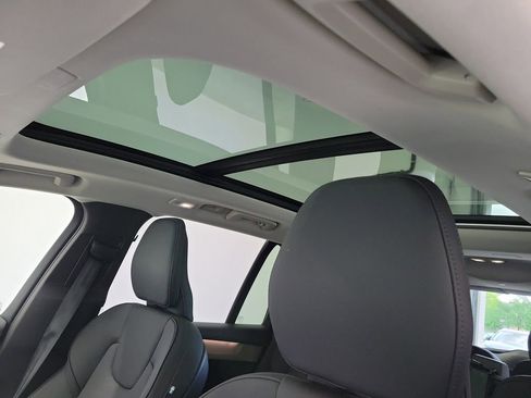 Used 2025 Volvo XC90 B5 Plus image 20
