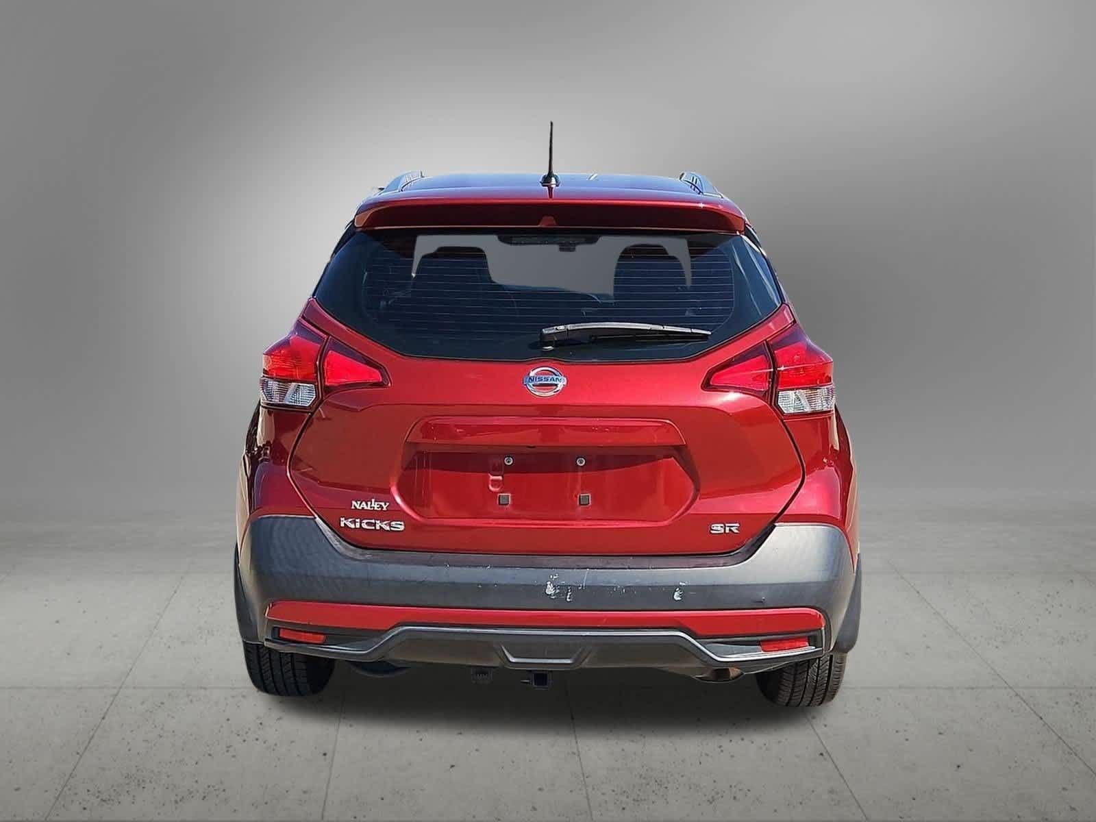 Used 2019 Nissan Kicks SR w/ SR Premium Package FWD image 5
