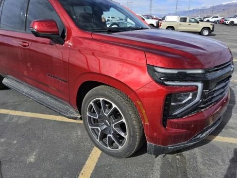 Used 2025 Chevrolet Suburban RST w/ RST Capability Package image 1