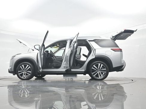 Used 2023 Nissan Pathfinder Platinum AWD/4WD image 47