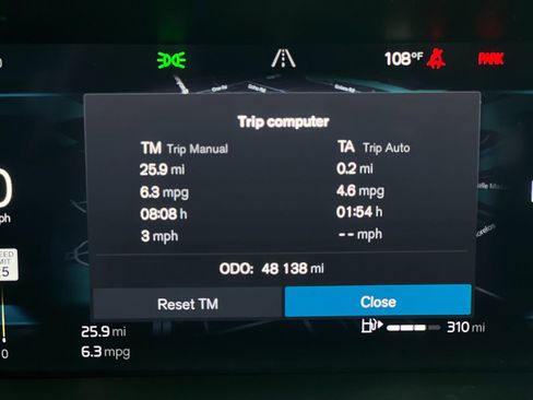 Used 2023 Volvo XC60 B5 Plus image 27