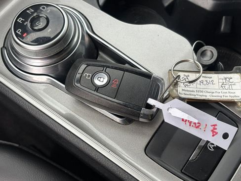 Used 2024 Ford Edge SEL image 21