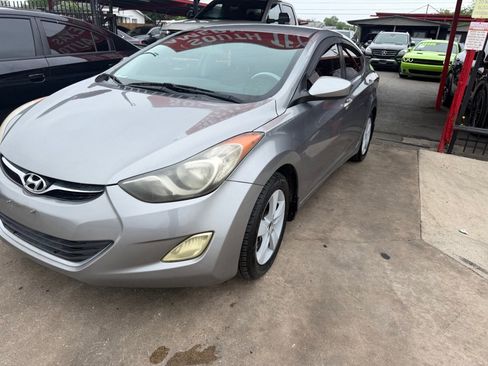 Used 2013 Hyundai Elantra GLS FWD image 4
