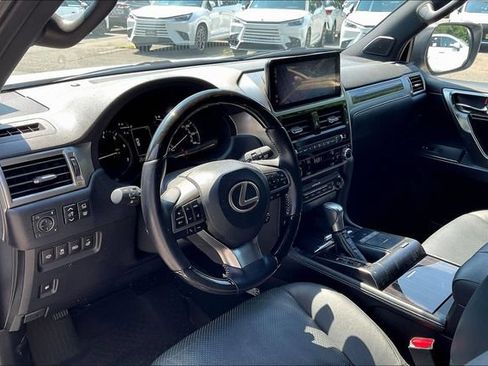 Used 2023 Lexus GX 460 Luxury w/ Sport Design Package AWD/4WD image 3