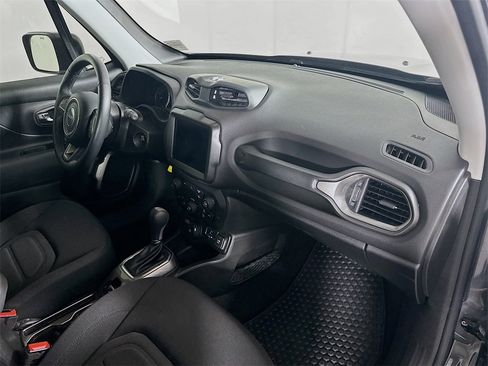 Used 2022 Jeep Renegade Latitude w/ Convenience Group image 31