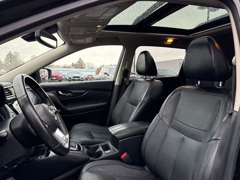 Used 2018 Nissan Rogue SL w/ Premium Package image 9