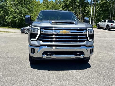 Used 2025 Chevrolet Silverado 2500 LTZ w/ LTZ Plus Package AWD/4WD image 9