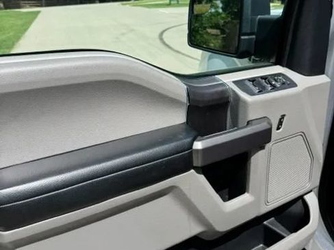 Used 2019 Ford F150 XLT RWD image 9