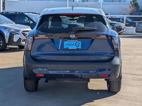 Used 2025 Nissan Kicks SV w/ Illumination Package image 5