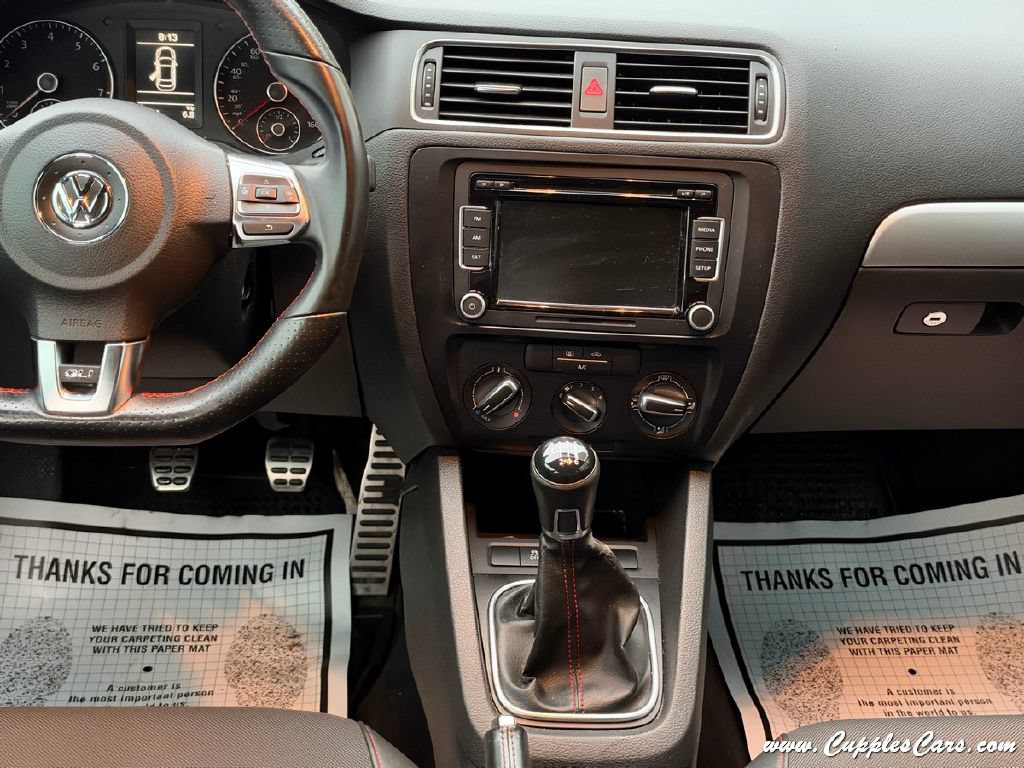 Used 2014 Volkswagen Jetta GLI FWD image 16