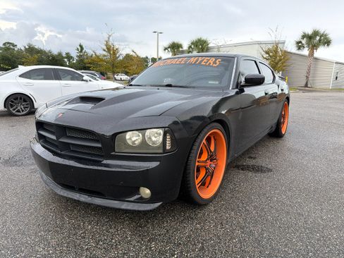 Used 2010 Dodge Charger RWD image 3