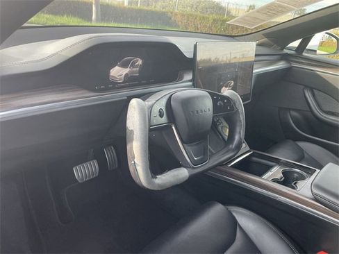 Used 2022 Tesla Model S image 10