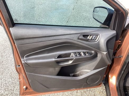 Used 2017 Ford Escape S image 23