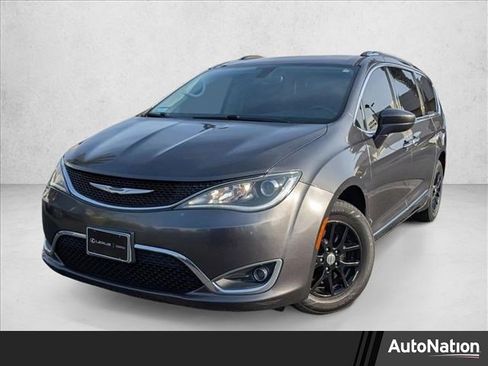 Used 2020 Chrysler Pacifica Touring-L image 1