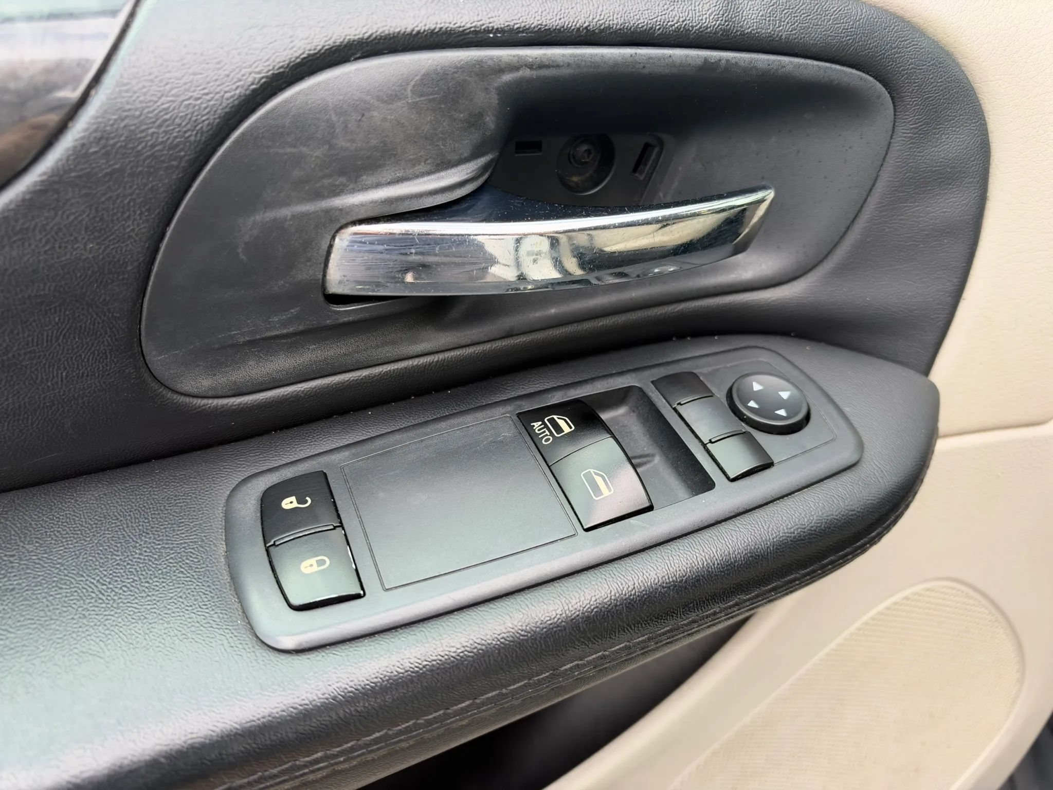 Used 2015 RAM C/V Tradesman FWD image 10