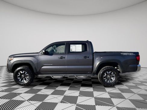 Used 2018 Toyota Tacoma TRD Off-Road image 4